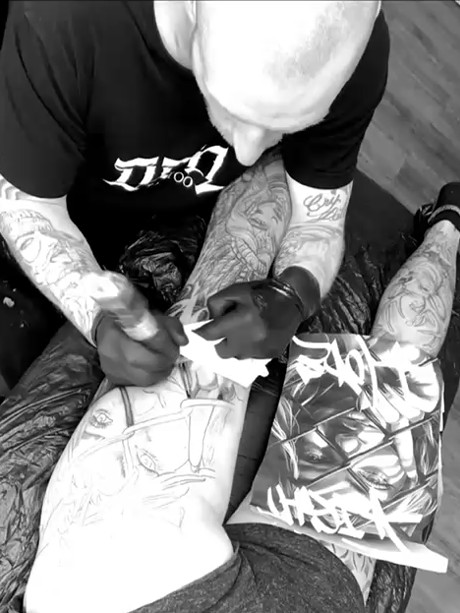 Dontattoo beim Tattoowieren